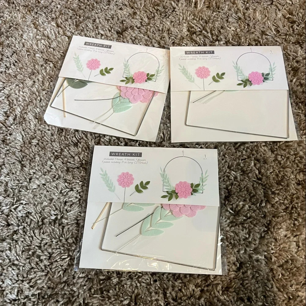 NWT Target cute floral aesthetic wreath